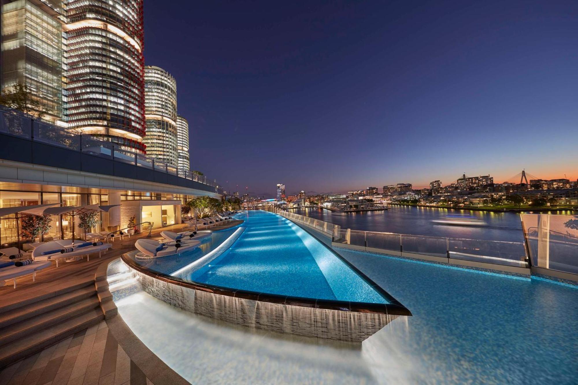 Crown Towers Sydney Hotel Екстериор снимка Infinity Pool at The Star Gold Coast